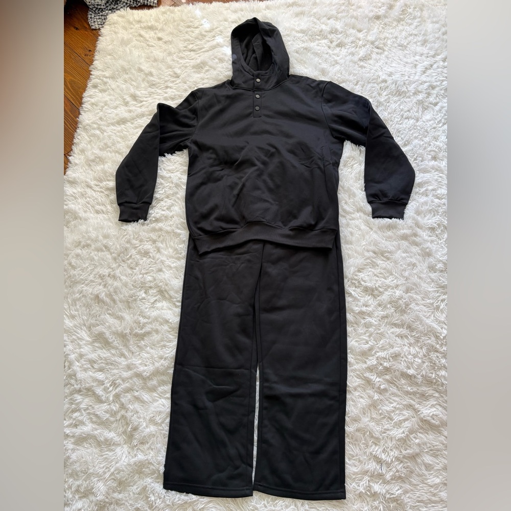Men's Black Hoodie & Jogger Sweatpants Set
